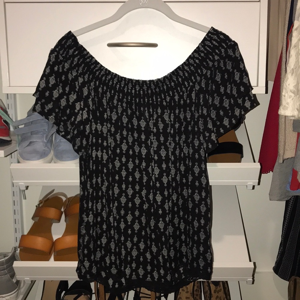 target of the shoulder patterned top